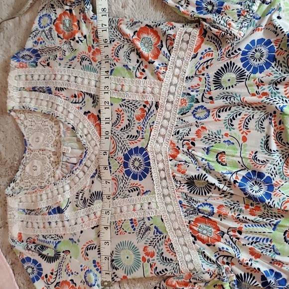 RED CAMEL Women's White Lacey Floral Long-Sleeve Flowy Boho Crop Top. EUC-Sz M - Picture 13 of 14